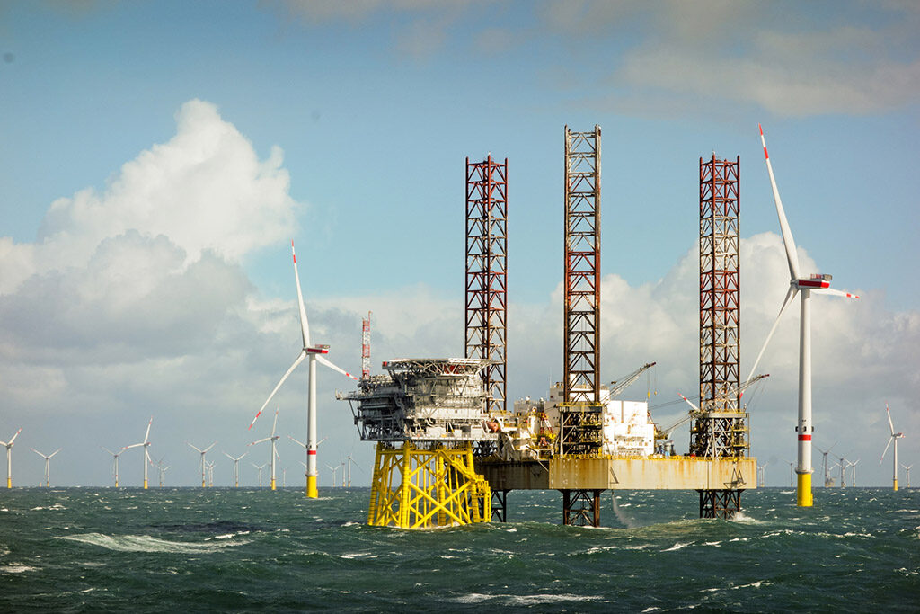 Reducing Petroleum Facility Emissions with Wind Energy: 3 Key Applications