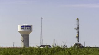 jpt-2019-permian-treadmill-hero.jpg