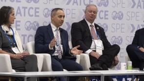 Speakers and attendees during Knowledge Sharing ePosters