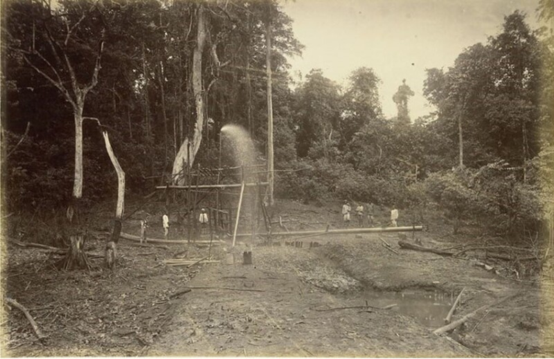 Petroleum extraction at Telaga Said in North Sumatra. Source: Rijksmuseum.