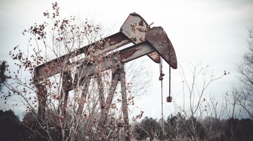 Rural Texas - Rusty abandonded oil pumps