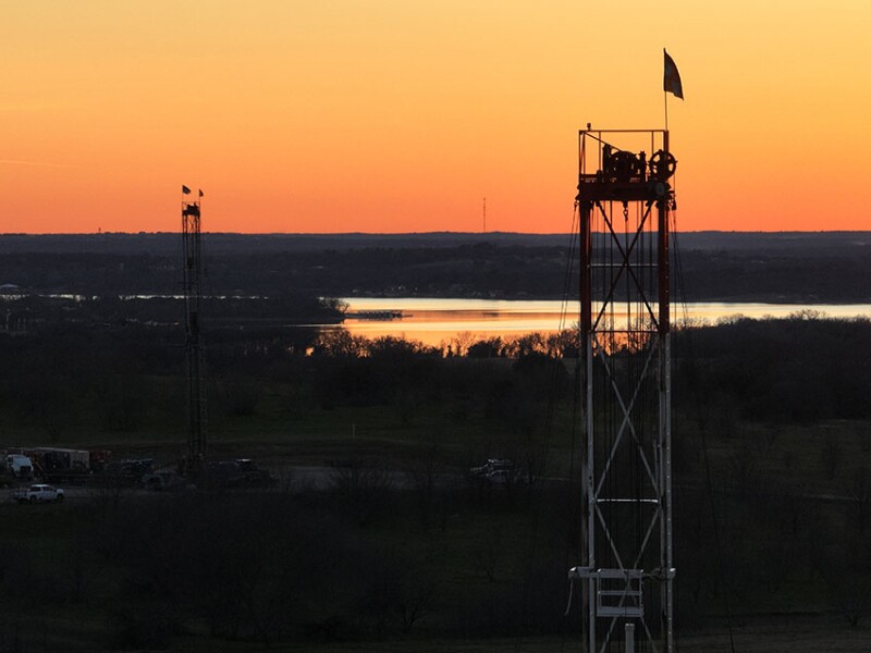 Two BKV Corporation rigs preparing wells as part of a refracturing campaign in the Barnett Shale in north Texas. With planning and an extensive inventory, refracturing programs support multirig and multifrac crew programs in refrac “manufacturing mode.” Source: BKV Corporation.