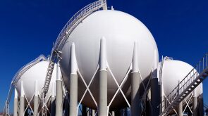 jpt-2020-06-natural-gas-rig-count-story.jpg