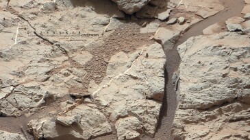 jpt_23_natural_fractures_mars2.jpg