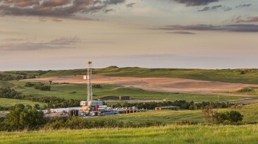 An H&P FlexRig on location in the Bakken Shale. Source: H&P.