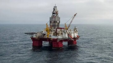 Semisubmersible Transocean Enabler.