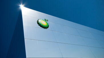 jpt-2019-10-rystad-bp-shell-divestments-getty-hero.jpg
