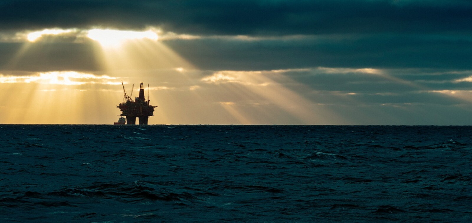 Repurposing an Offshore Oil and Gas Platform for Green Hydrogen ...