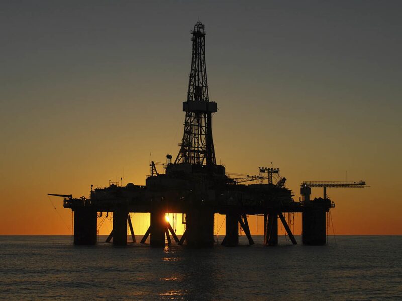 Offshore oil platform