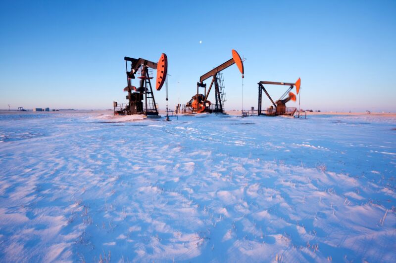 jpt_2021_getty_pumpjacks_snow.jpg