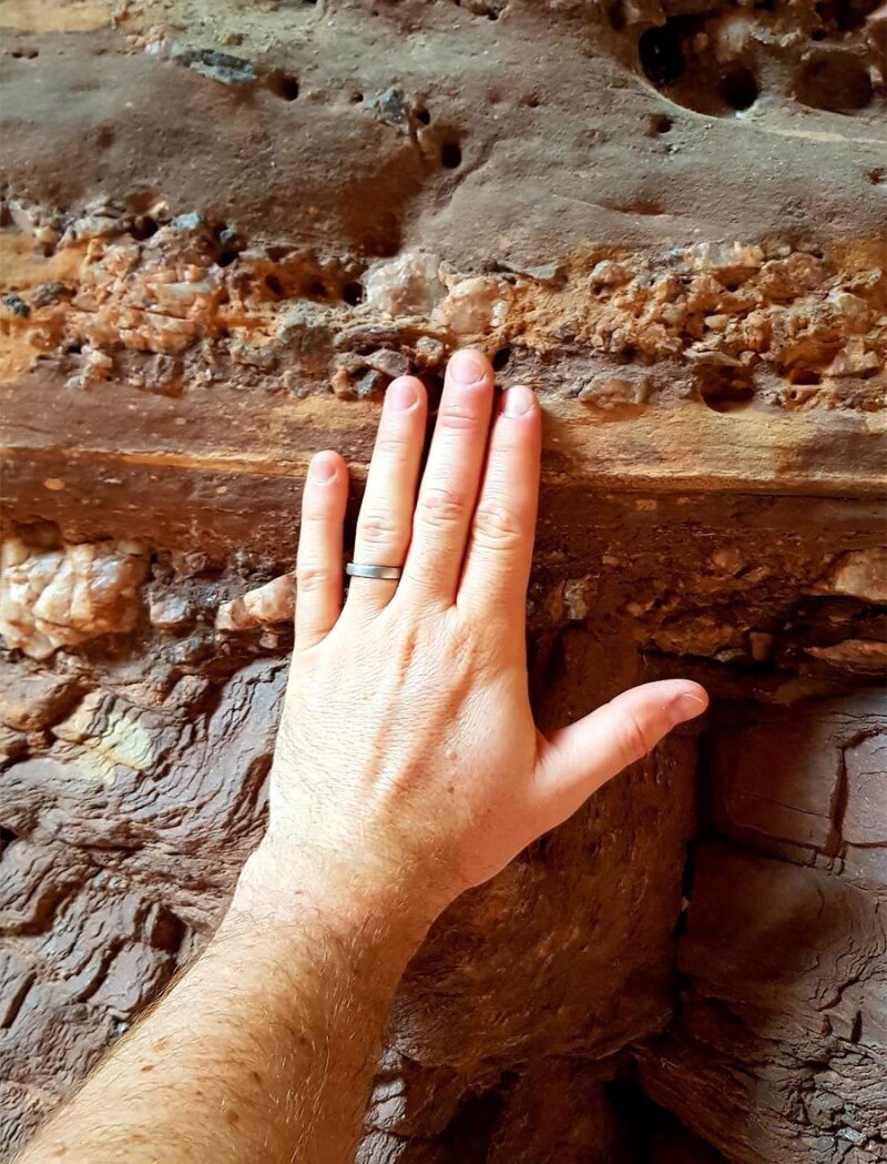 twa-2019-09-ybs-billion-years-below-my-hand.jpg