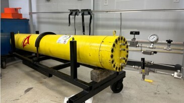 High-pressure sour exposure chamber.