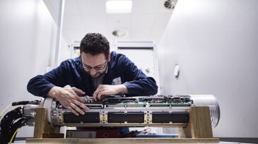 OGF_2021_04_Subsea_Controls_Hero.jpg