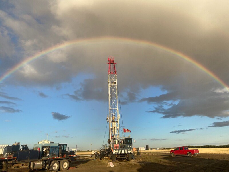Drill rig with rainbow