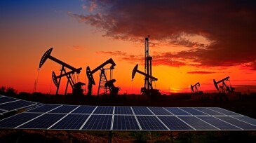 Oil pump with solar panels