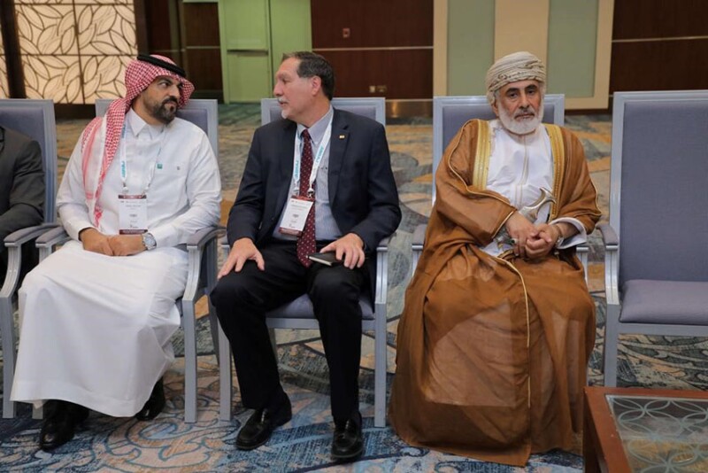 SPE President Terry Palisch visits with IHFTC conference co-chairs Sultan Al-Shidhani of PDO (right) and Faisal Beheiri of Saudi Aramco (left) in Muscat.