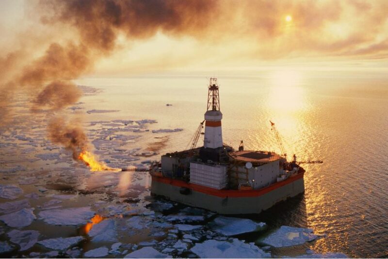 jpt-2019-offshore-arctic-rig-hero3.jpg