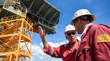 jpt-2018-07-offshoreworkforce-hero.jpg