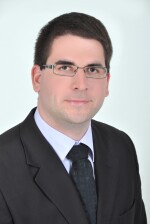 Akos Kiss- Headshot.jpg
