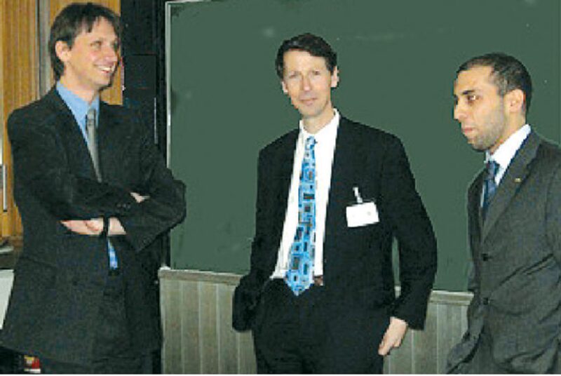 twa-2005-2-pic3student.jpg