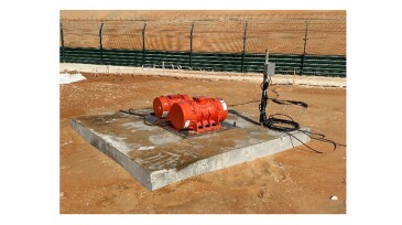 Fig. 1—SOV motors bolted to a buried 3×3×2 m concrete block. This installation, the first in the Middle East, is 180 m from the wellhead.