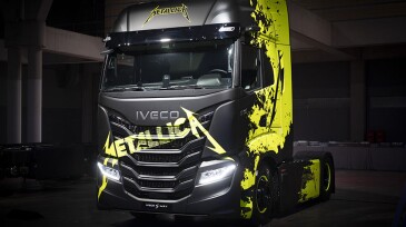 Iveco designed this special edition design for the Metallica fleet, drawing inspiration from the band’s 72 Seasons album. Shell and Air Liquide will be among the suppliers of alternative fuels used by the fleet.