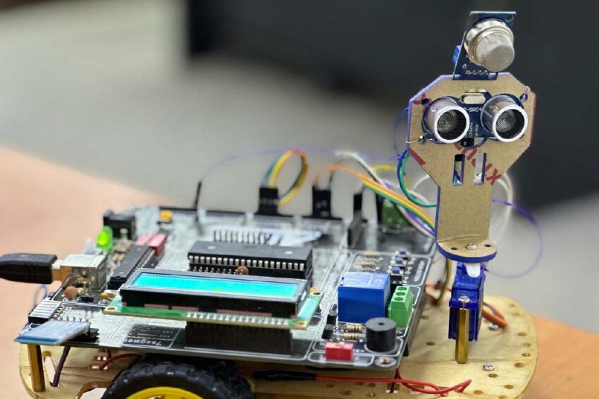 Robot.jpg