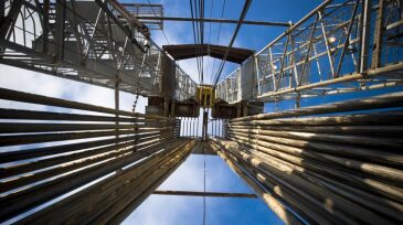 jpt-2019-8-dallas-fed-shale-output-growth-getty-hero.jpg