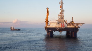 Semisubmersible Island Innovator.